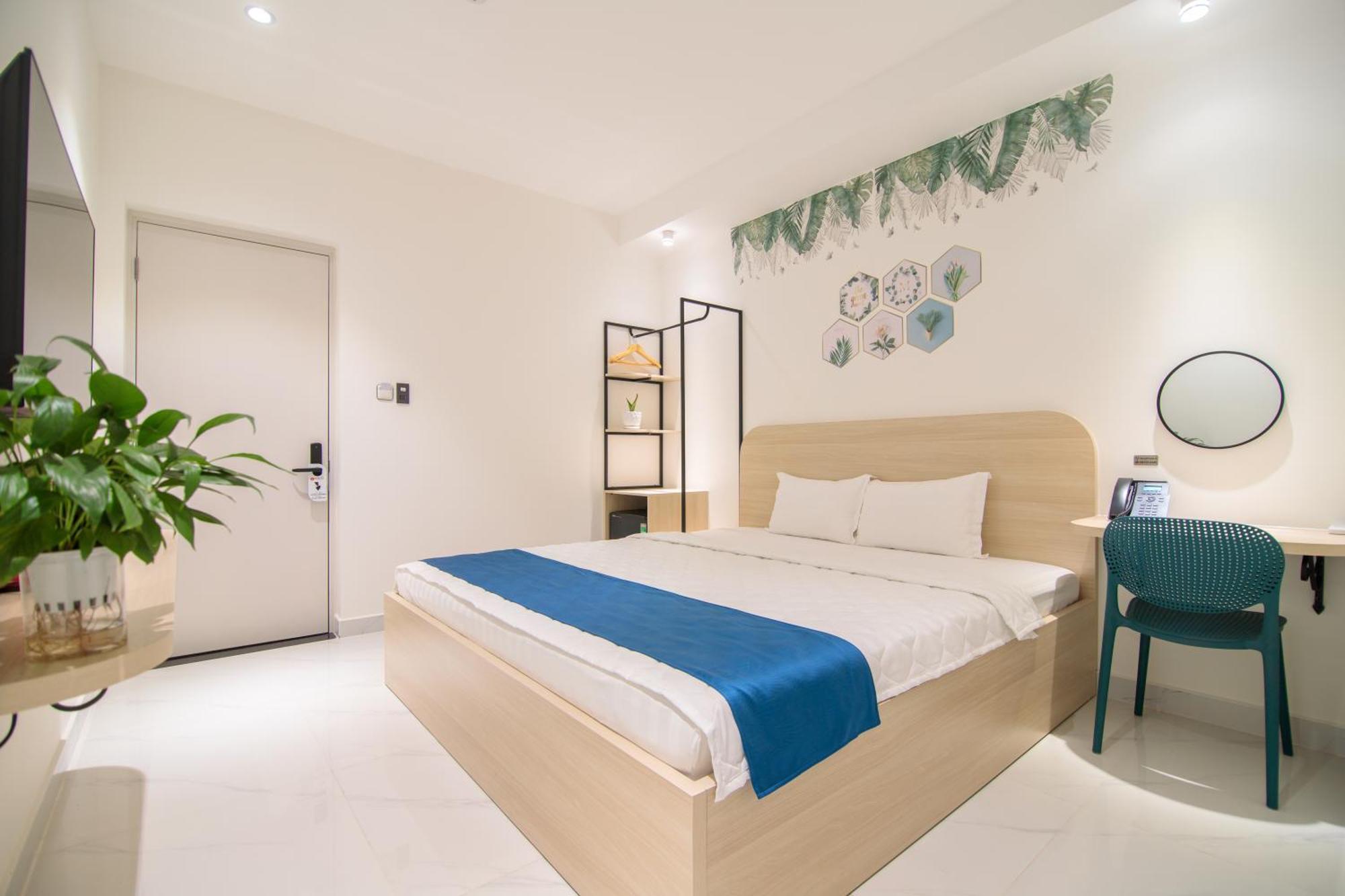Bin Bin 11 Near Island Diamond * Ho Chi Minh City